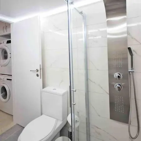 Alkuoni Lux Flat At Pfaliro